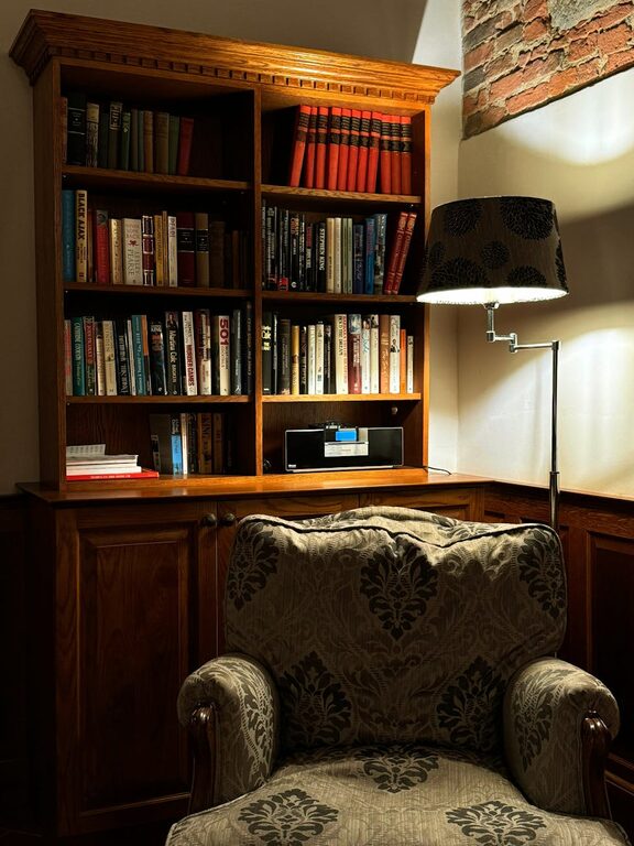 Tips for Creating a Cozy and Inviting Reading Nook at Home