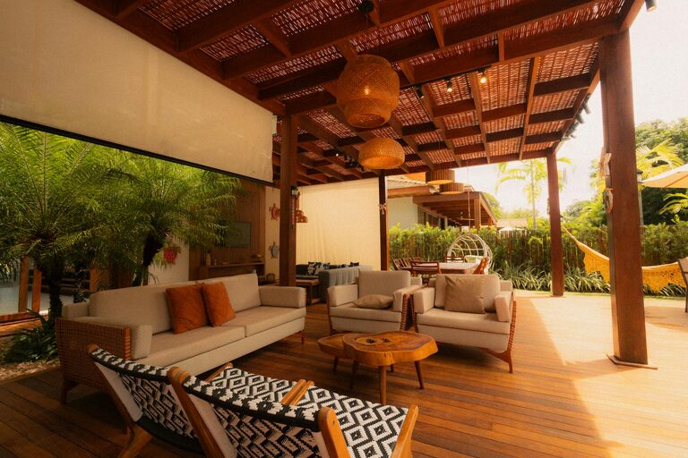 Tips for Creating a Cozy and Inviting Outdoor Living Space